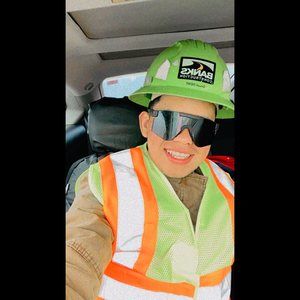 Meet your Posher, Martinez